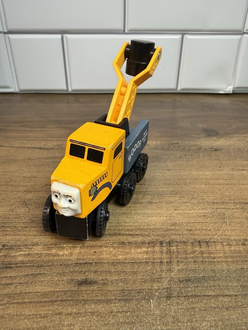 2001 Thomas & Friends Wooden Butch Sodor Recovery Unit w/ Crane Magnet